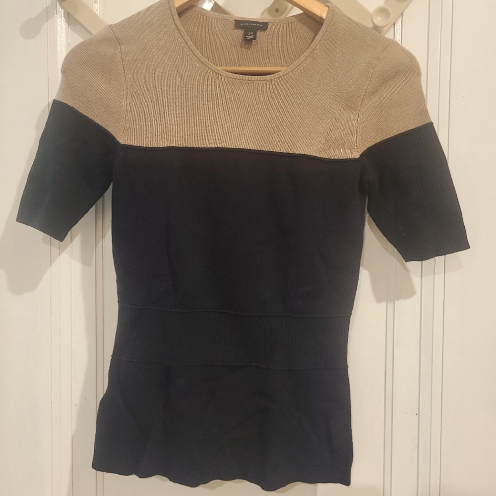 Ann Taylor XS Knit Top